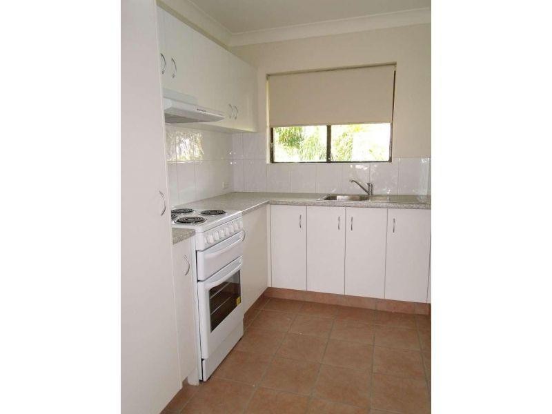 8/3 Railway Street, Southport QLD 4215