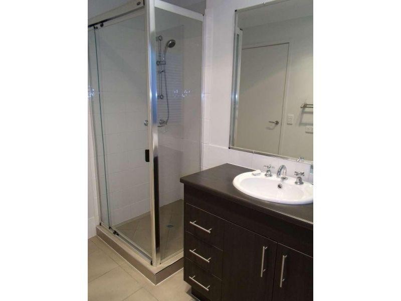 12 Brooke Avenue, Southport QLD 4215