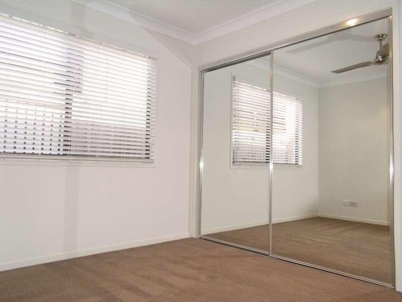 12 Brooke Avenue, Southport QLD 4215