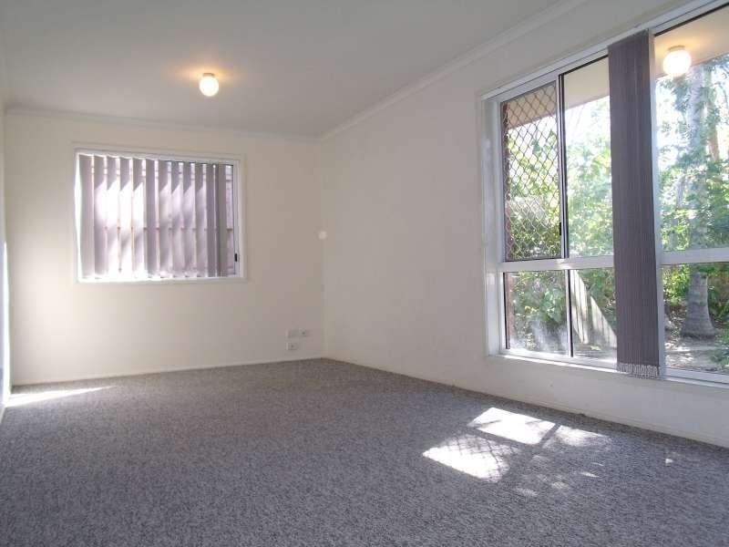 1/182 Whiting Street, Labrador QLD 4215