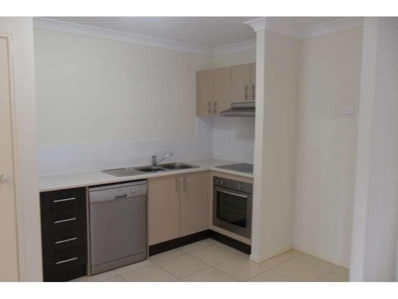 2/10 Halifax Court, Bray Park QLD 4500