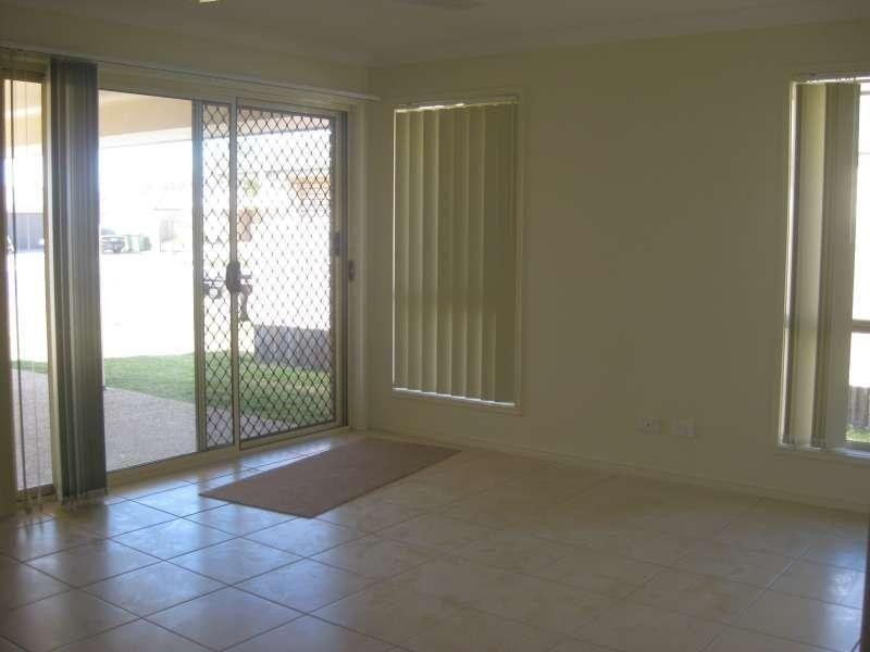 2/10 Halifax Court, Bray Park QLD 4500