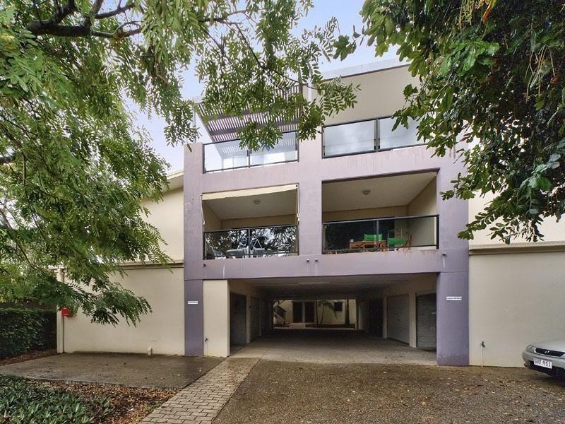 2/42 Hilltop Avenue, Chermside QLD 4032