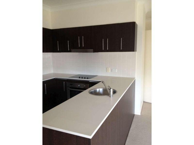 4/5 Carey Lane, Southport QLD 4215