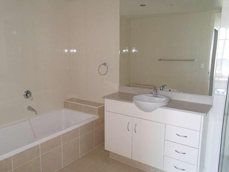 905/1 Como Crescent, Southport QLD 4215