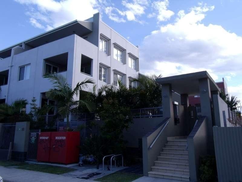 25/6-10 Rose Street, Southport QLD 4215