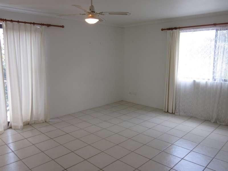 10/25 Imperial Parade, Labrador QLD 4215