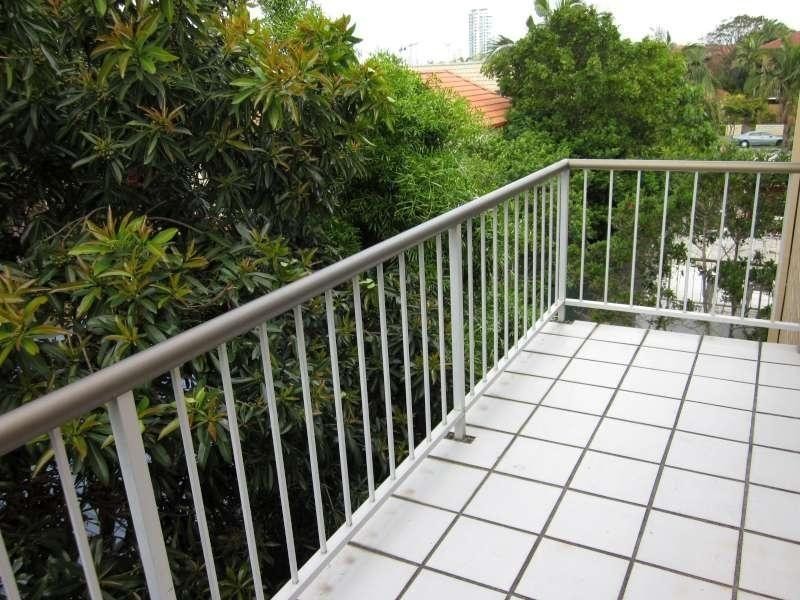 10/25 Imperial Parade, Labrador QLD 4215