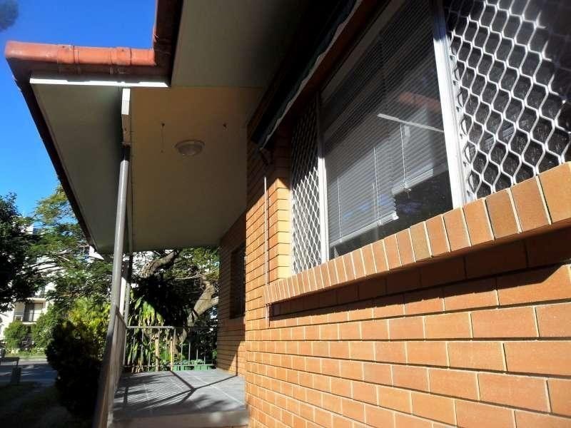 1/158 Frank Street, Labrador QLD 4215