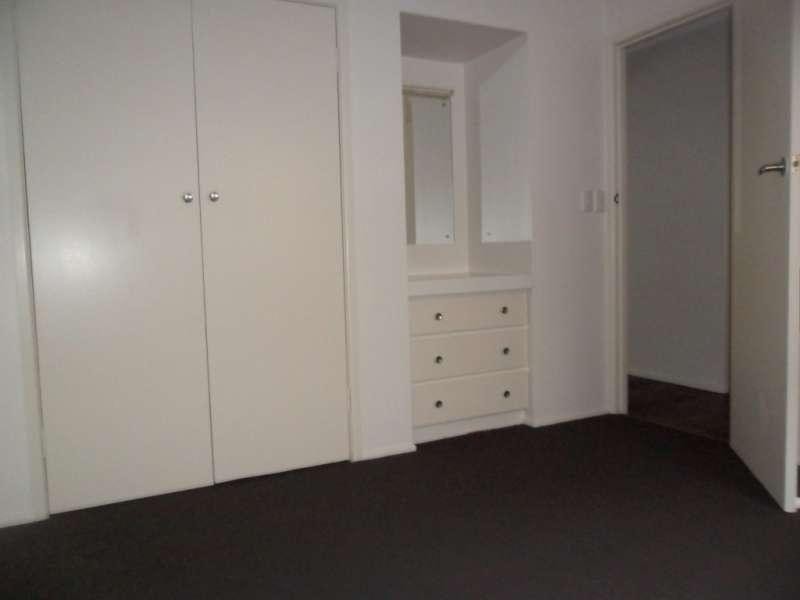 1/158 Frank Street, Labrador QLD 4215