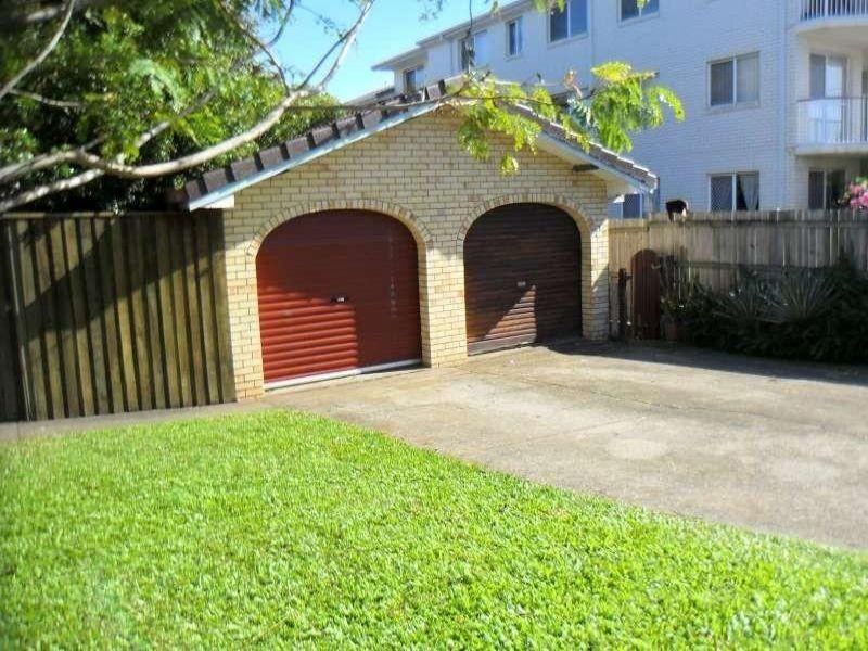2/11 Lloyd Street, Southport QLD 4215