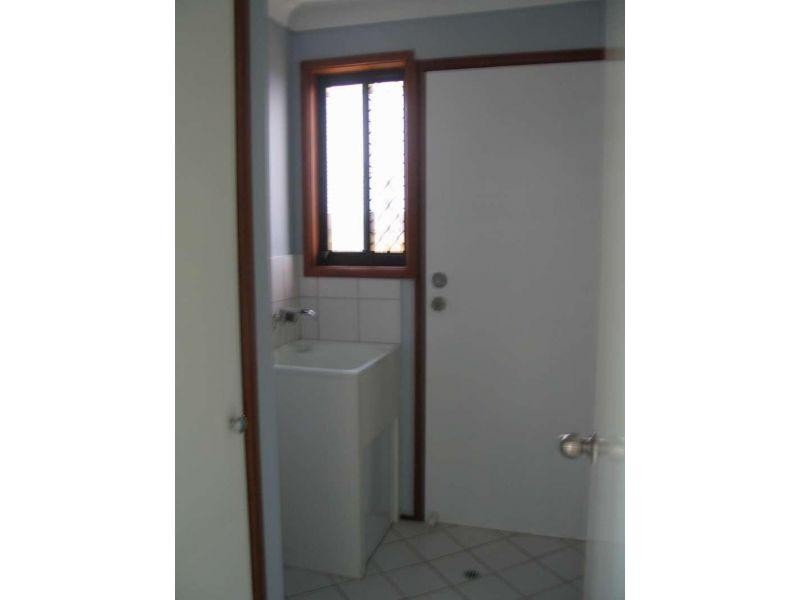 2/11 Lloyd Street, Southport QLD 4215