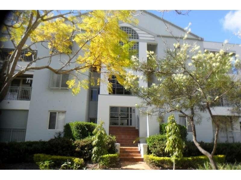 17/76 Chichester Drive, Arundel QLD 4214