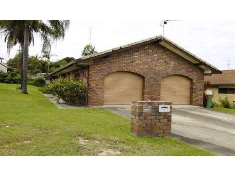 2/271 Wardoo Street, Labrador QLD 4215