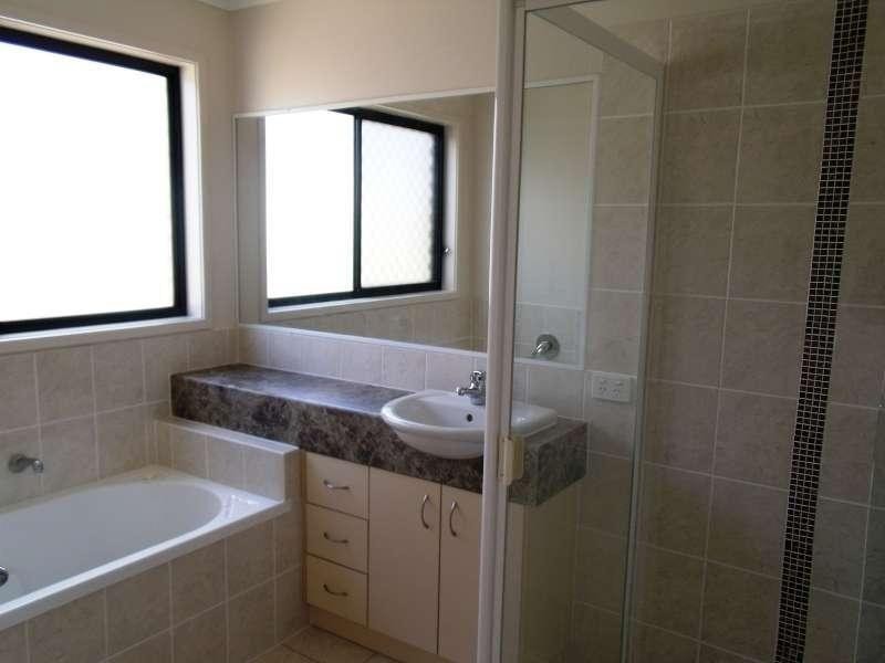 4 Gerard Street, Pacific Pines QLD 4211