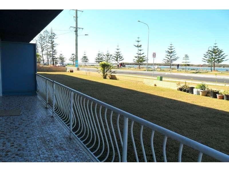 1/402 Marine Parade, Biggera Waters QLD 4216