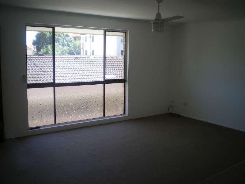 4/211 Scarborough Street, Southport QLD 4215