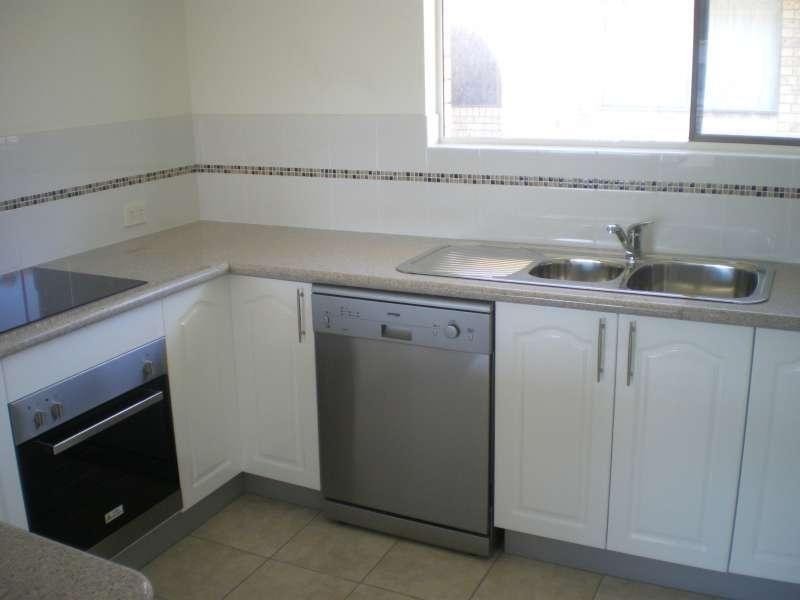 4/211 Scarborough Street, Southport QLD 4215