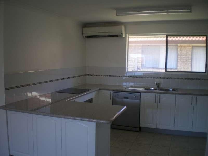 4/211 Scarborough Street, Southport QLD 4215