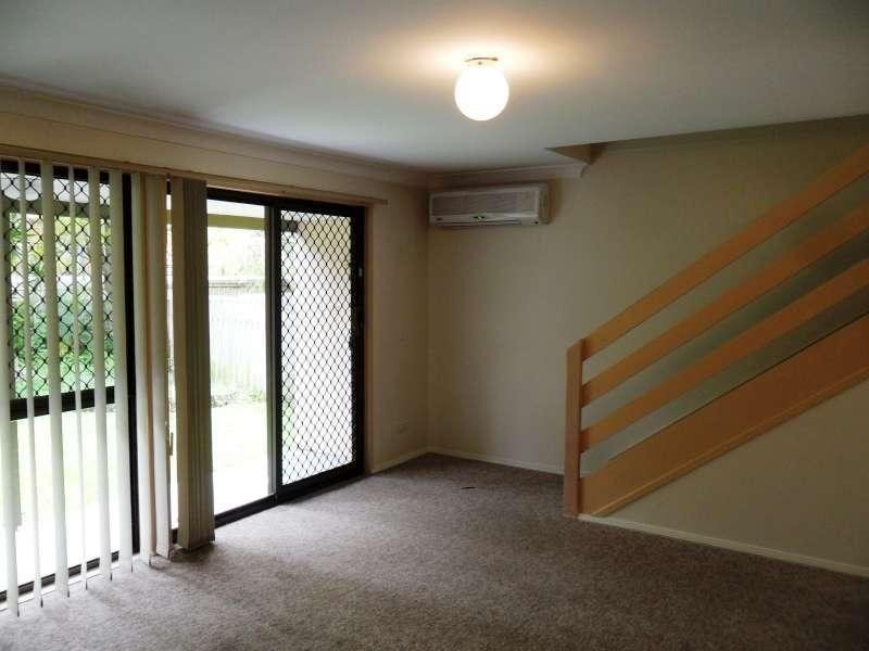 4/111 Little Usher Avenue, Labrador QLD 4215