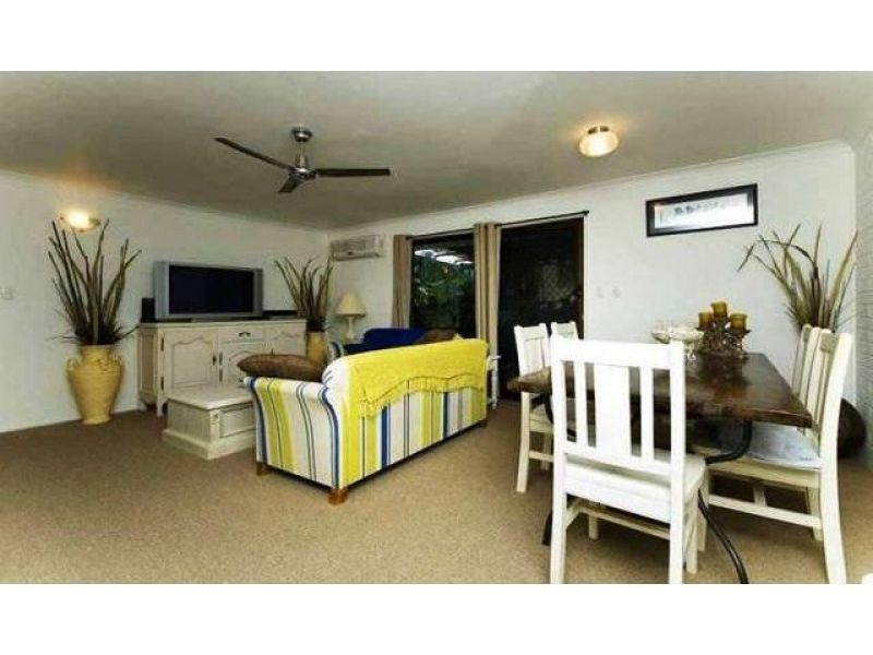 1/38 Middle Street, Labrador QLD 4215