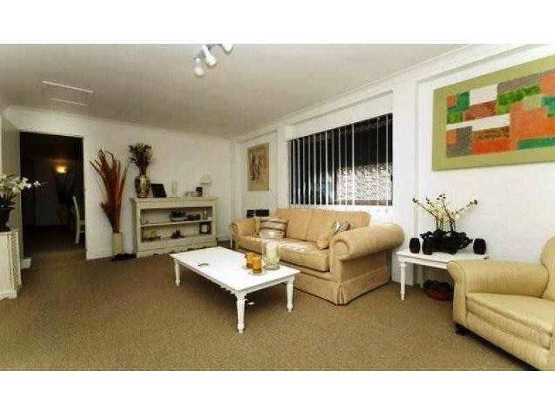 1/38 Middle Street, Labrador QLD 4215