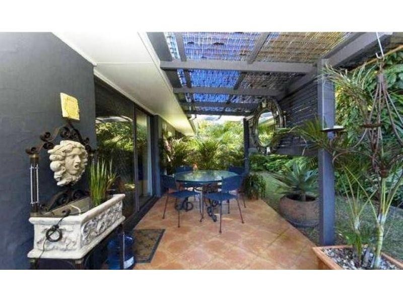 1/38 Middle Street, Labrador QLD 4215