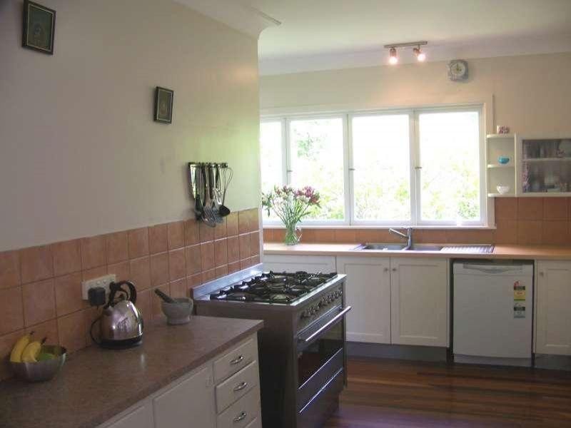 8 Gray Street, Red Hill QLD 4059