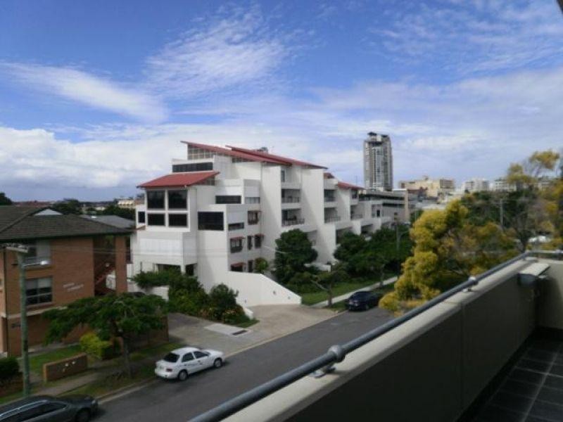 20/6-10 Rose Street, Southport QLD 4215