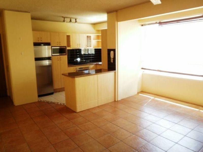 4/15 Pacific Street, Main Beach QLD 4217