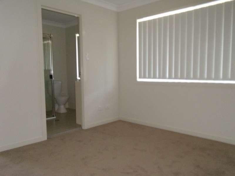 1/6 Spirula Street, Upper Coomera QLD 4209