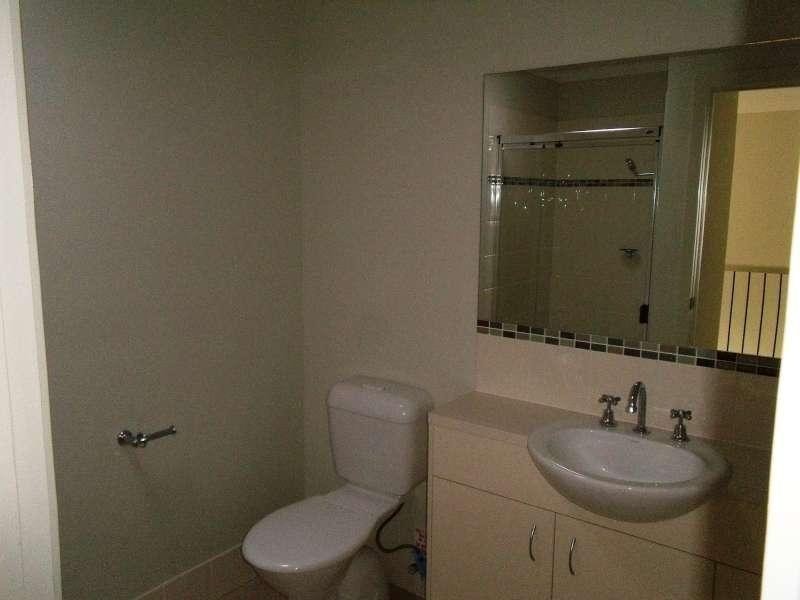 1/6 Spirula Street, Upper Coomera QLD 4209