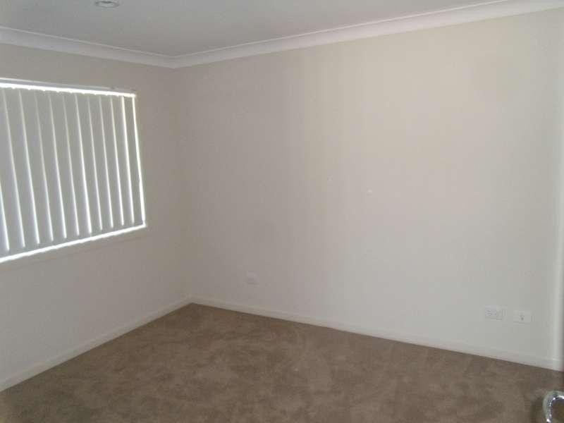 1/6 Spirula Street, Upper Coomera QLD 4209