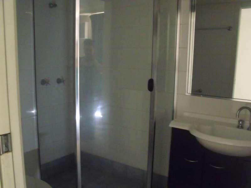 2/130 Marine Parade, Southport QLD 4215