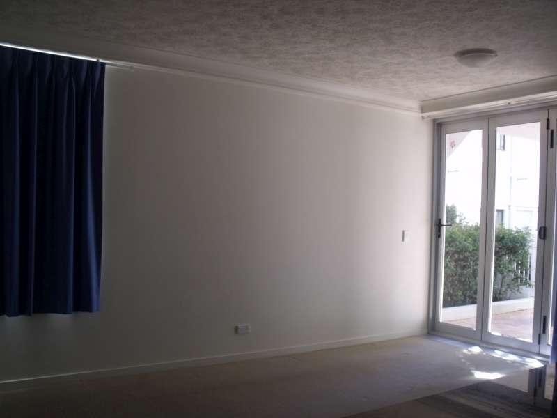 2/130 Marine Parade, Southport QLD 4215