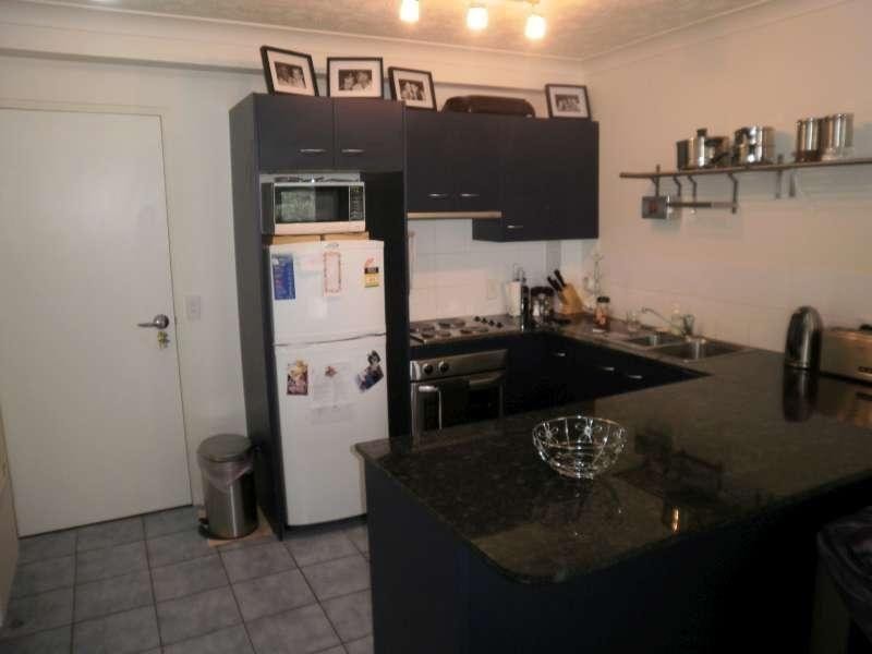 2/130 Marine Parade, Southport QLD 4215