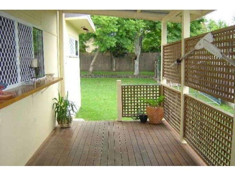 12 Wynflo Street, Labrador QLD 4215