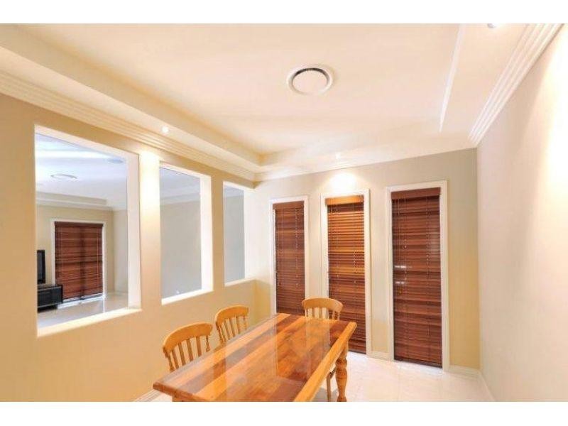 8 Waterview Crescent, Bundall QLD 4217