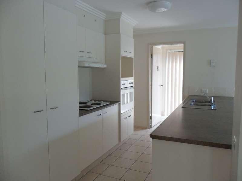 33 Ingles Circuit, Arundel QLD 4214