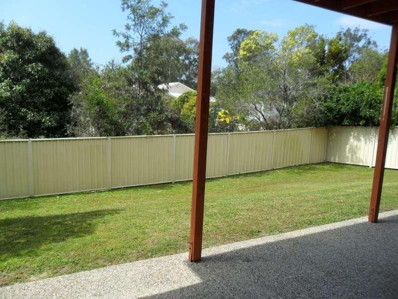33 Ingles Circuit, Arundel QLD 4214