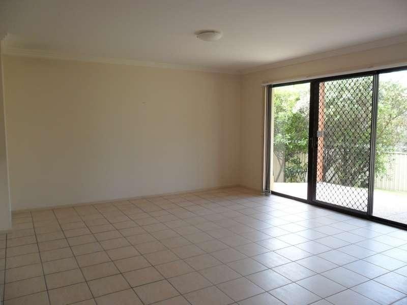 33 Ingles Circuit, Arundel QLD 4214