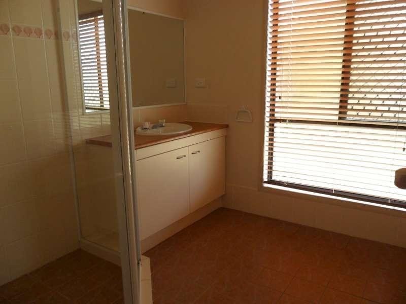 33 Ingles Circuit, Arundel QLD 4214
