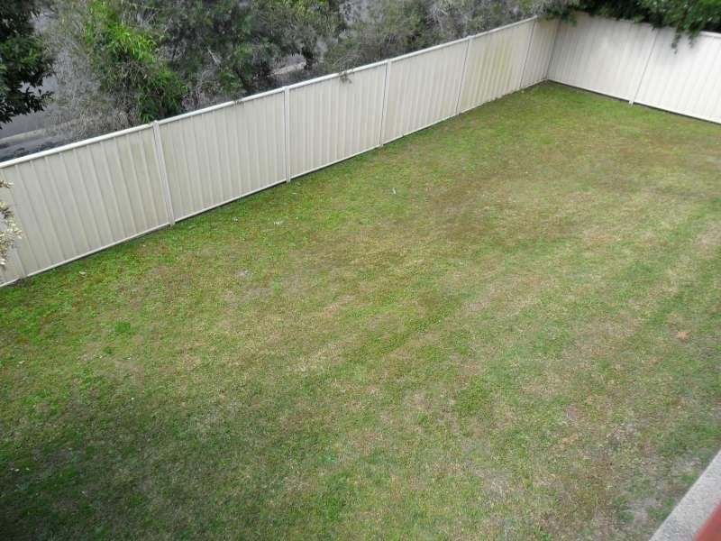 33 Ingles Circuit, Arundel QLD 4214