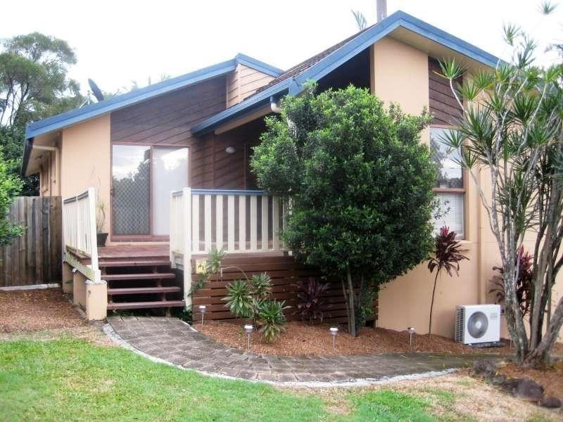 4 Wilga Grove, Ashmore QLD 4214