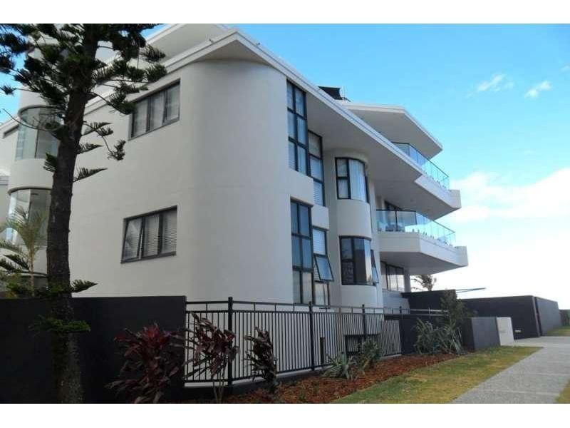 1/3527 Main Beach Parade, Main Beach QLD 4217
