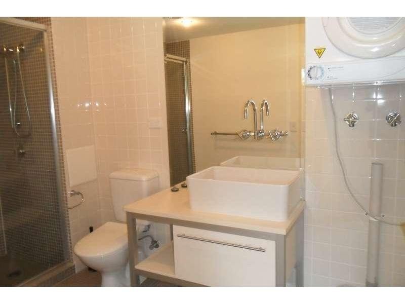 6/5 Carey Lane, Southport QLD 4215