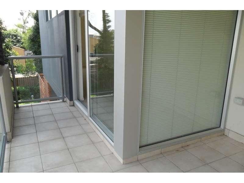 6/5 Carey Lane, Southport QLD 4215