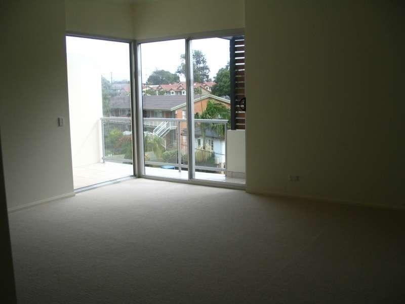 1/5 Carey Lane, Southport QLD 4215