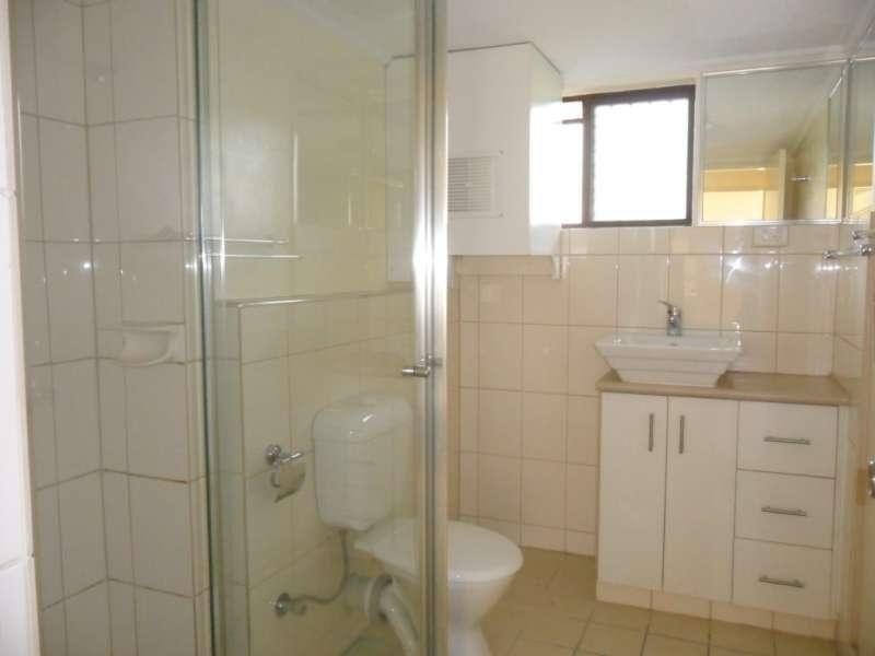 2/50 Railway Street, Southport QLD 4215