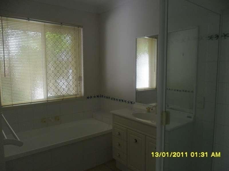 14 Kite Circuit, Arundel QLD 4214